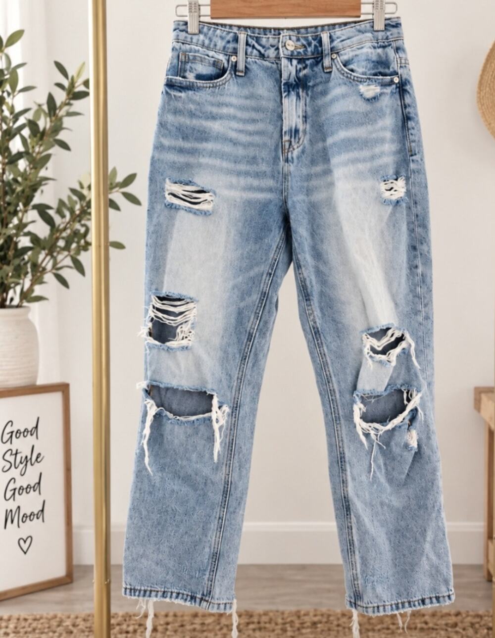 Altar'd State Distressed Denim Jeans Size 28